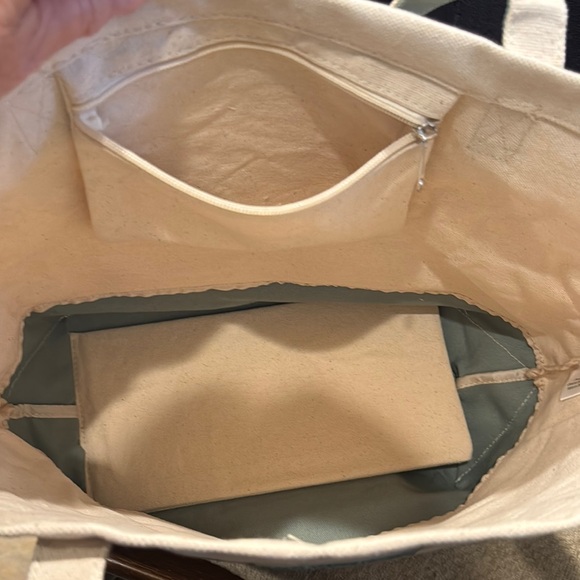 Creative Memories Cream and Green Tote Bag with Relaxed Design - Picture 3 of 3